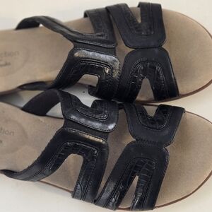 Clarks Black Textured Women's Sandals